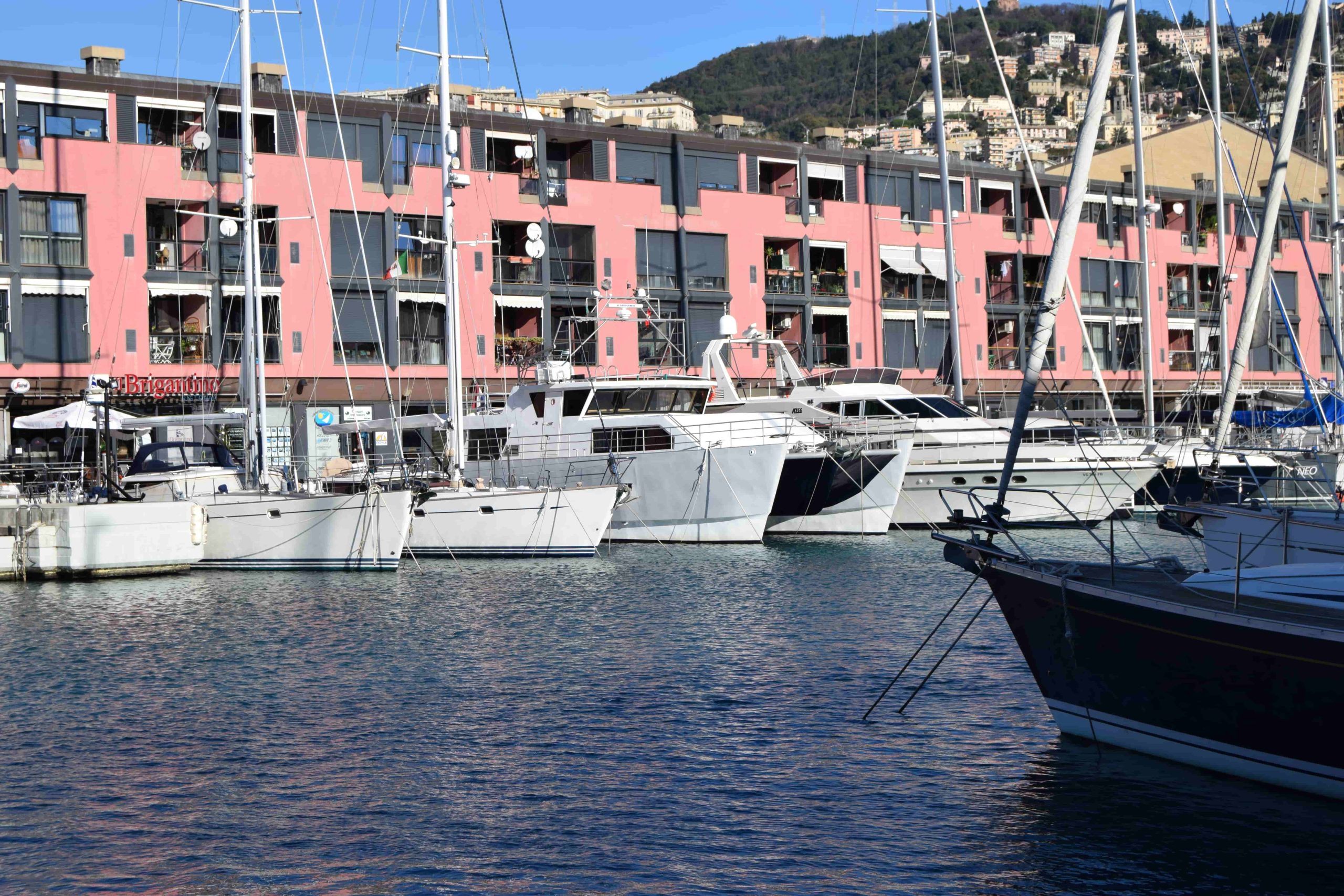 Workation in barca, al marina di Genova centro: una guida al boatworking